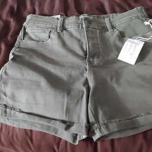 Grace & lace olive shorts